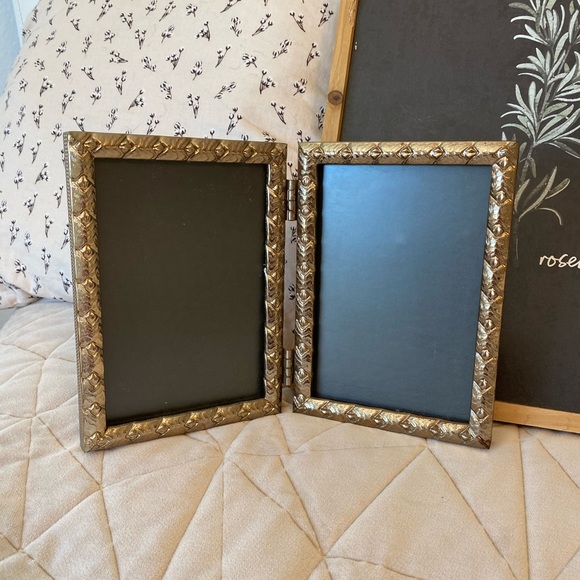 Other - SALE 🥳 Vintage folding book picture frames